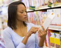 Women read food labels more than men